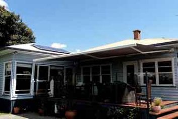 retractable awnings Brisbane