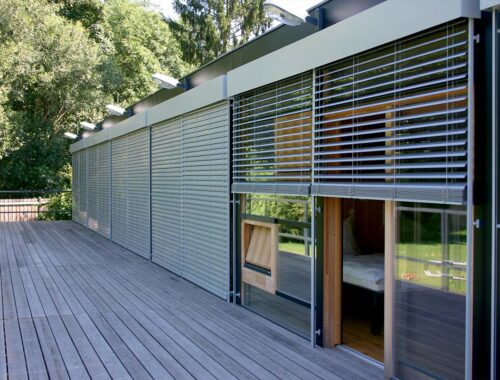External venetian blinds for modern outdoor deck